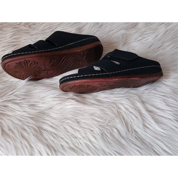 Easy Street Slip In Sandals Color Navy Blue Size 9 1/2 W Model ANNA Style - Picture 13 of 16